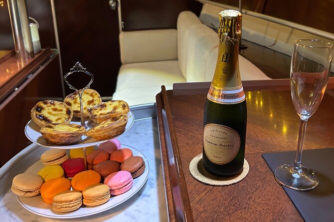 31st December Firework and Champagne Sailing Tour in Lisbon - Meeting Details