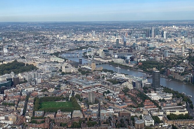 35 Minute London Sightseeing Flight for 2 With Champagne - Passenger Requirements
