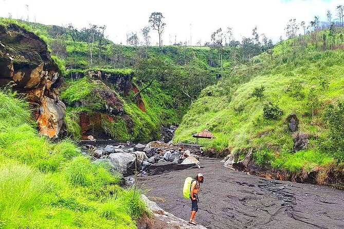 3D 2N Mount Rinjani Trekking Tour To Summit And Lake - Cultural Experiences and Accommodations