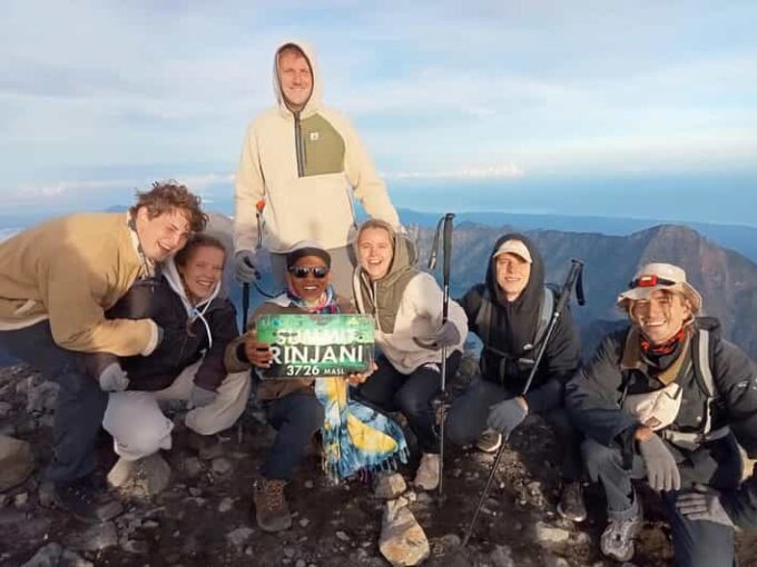 3d/2n Trekking Mount Rinjani Summit Lake and Hot Springs. - Cancellation and Group Size