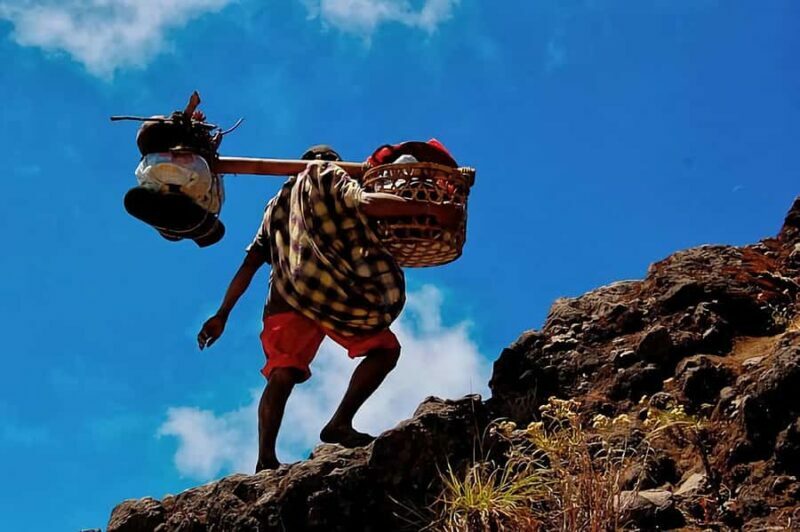 3d/2n trekking mount rinjani summit lake & hot springs - What Makes This Trek Stand Out?