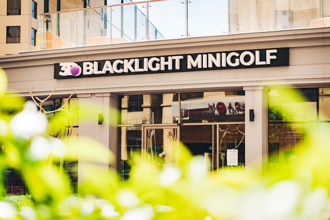 3d Blacklight Minigolf - Jbr / Marina Dubai - Giant Fluorescent Scenes