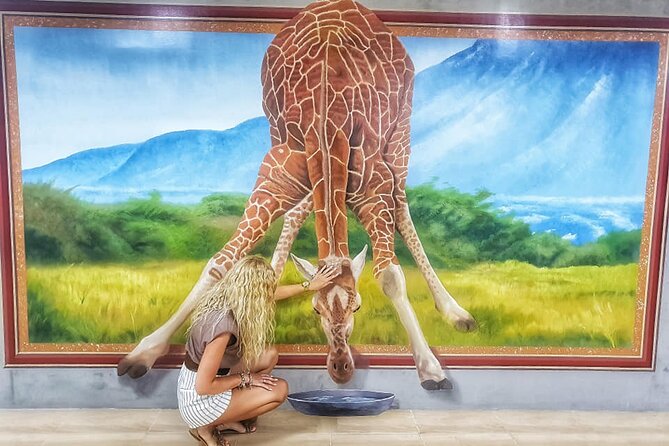 3D World Selfie Museum Dubai - Unique Exhibits and Backdrops