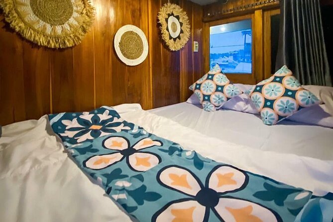 3DAYS Komodo Tour by Private Boat for 10 Pax - Meeting and Pickup
