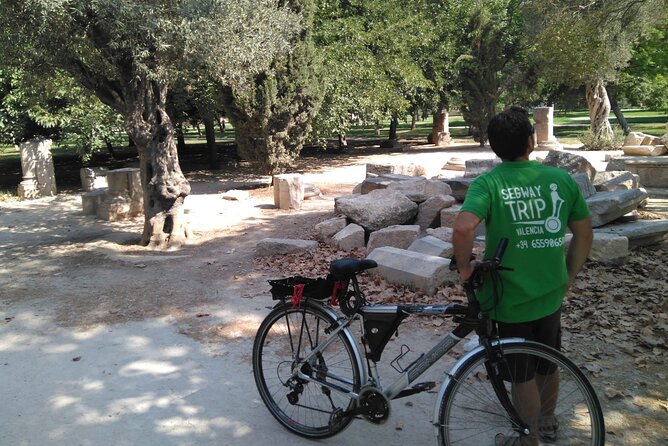 3hs-Hour Guided City Sightseeing and Beaches Bike Private Tour - Accessibility and Participation