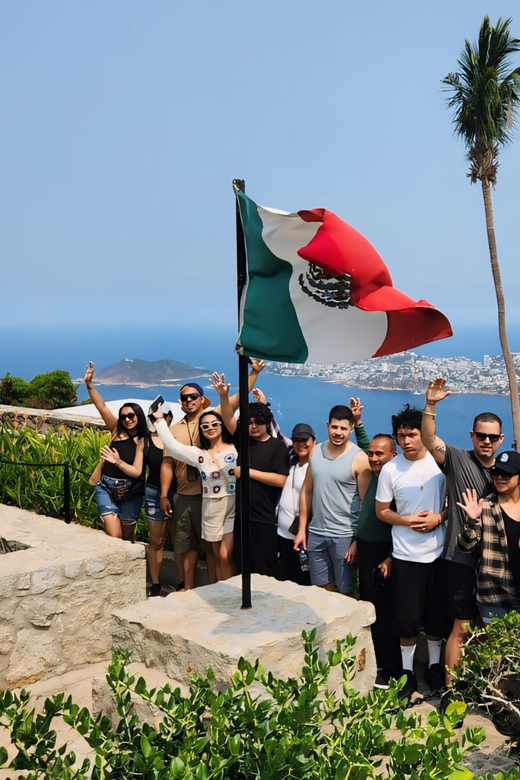 4-6HR ACAPULCO FUN DAY WITH DIVERS SHOW, LUNCH BEACH FRONT - Meal Options