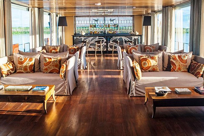 4 Day Amazon River Luxury Cruise From Iquitos on the Aria - Jungle Hike to Magdalena