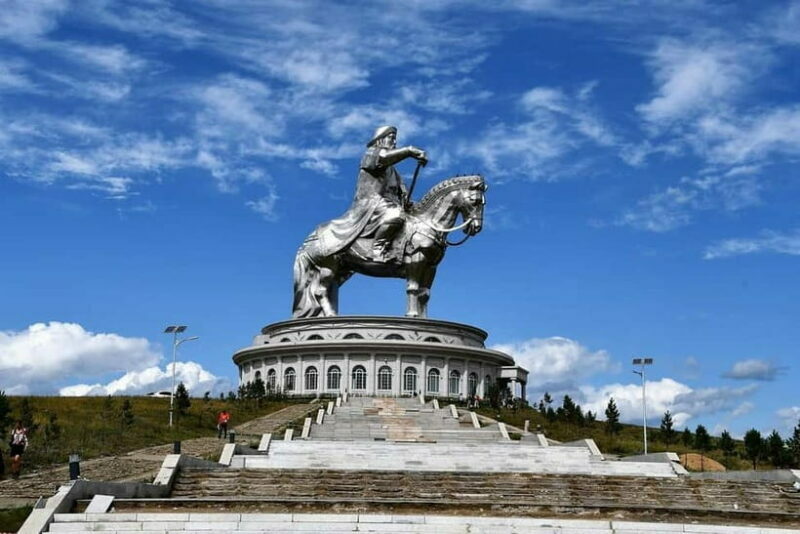 4 Day Best of Central Mongolia tour, Chinggis Khan statue - An In-Depth Look at the Tour