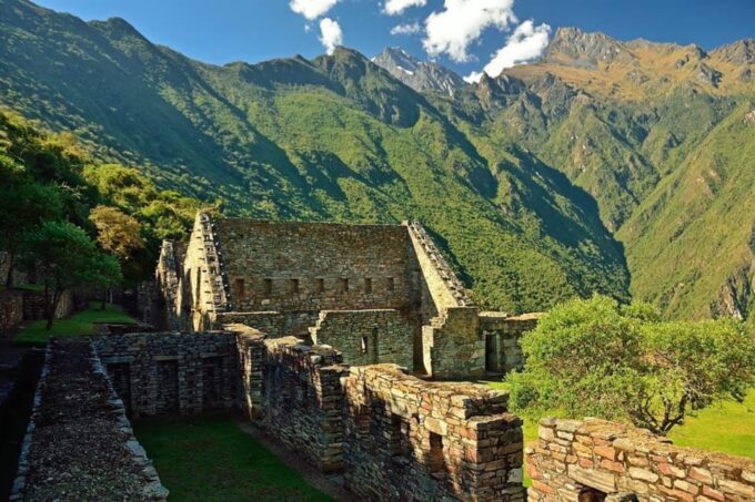 4-Day Choquequirao Trek With Meals and Guide - Acclimatization and Season