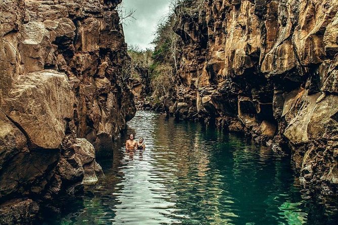 4-day Galapagos on a Budget Experience - Visiting Santa Cruz Island