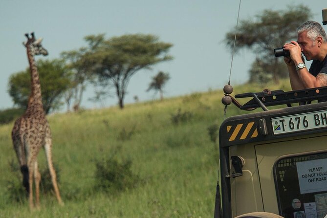 4 Day Great Migration Safari Serengeti & Ngorongoro Crater - Professional Guide and Safari Jeep