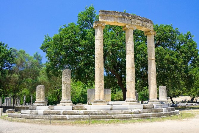 4-Day Greece Highlights Tour: Epidaurus, Mycenae, Olympia, Delphi and Meteora - Visiting the Oracle at Delphi