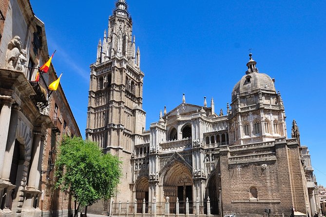 4-Day Guided Tour Cordoba, Seville, Granada and Toledo From Madrid - Exploring the Mosque-Cathedral of Cordoba
