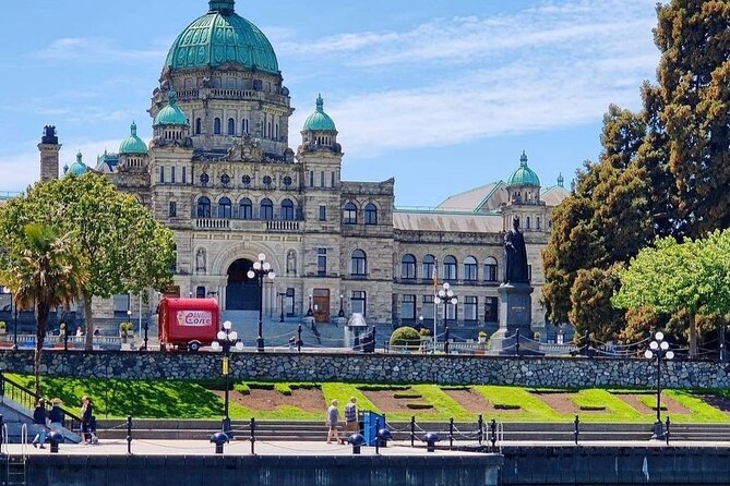 4-Day Package W/Victoria, Whistler & YVR Airport Pickup (Eng&Chn) - Air-conditioned Vehicle