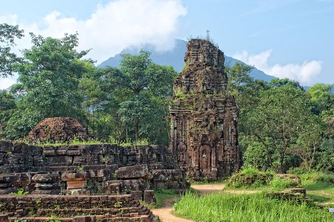 4-Day Private Central Vietnam Tour From Da Nang: Hue, My Son, Hoi an - Experiencing the Thien Mu Pagoda