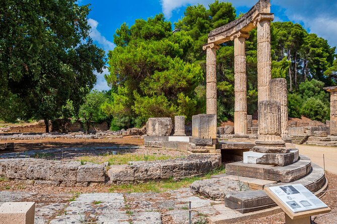 4-Day Private Peloponnese, Delphi and Meteora Tour From Athens - Transportation and Amenities