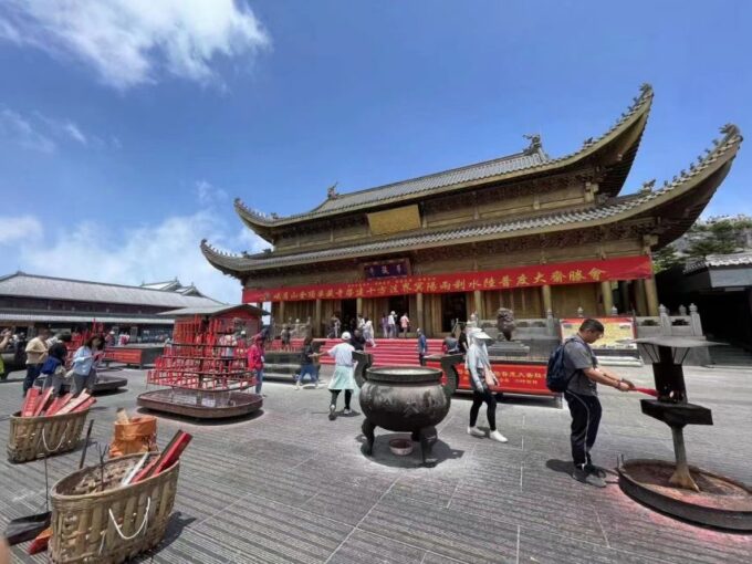 4-Day Private Tour to Chengdu, Leshan and Mount Emei - Frequently Asked Questions