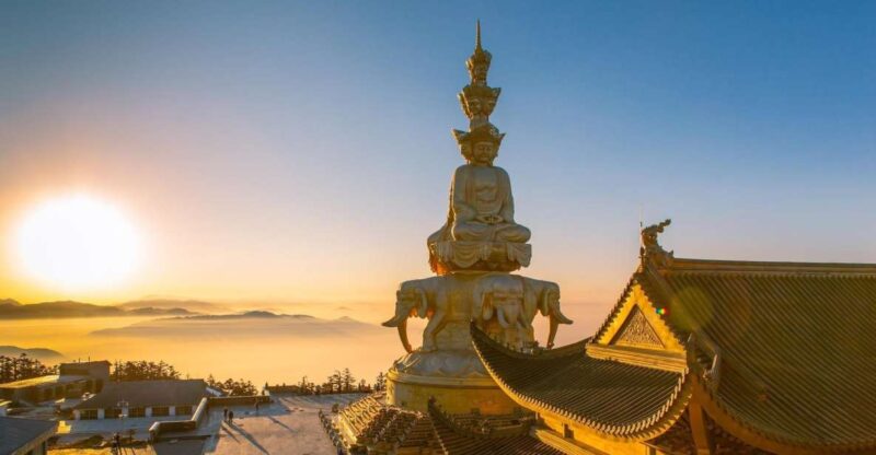 4-day Tour of Chengdu, Leshan Giant Buddha, Mount Emei - Peoples Park and Tai Koo Li