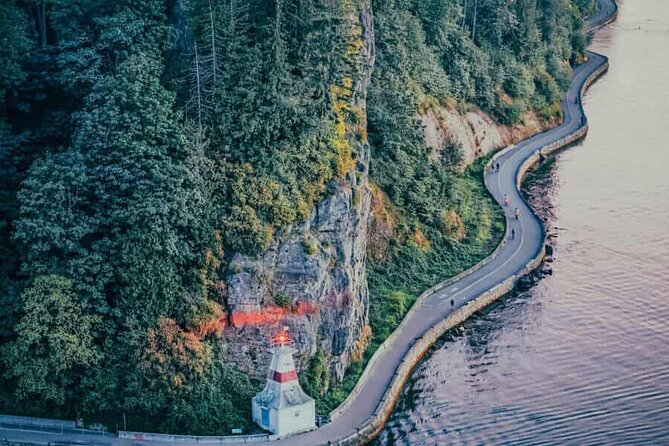 4-Day Tour to Vancouver and Victoria W/ YVR Airport Pickup (Eng&Mandarin) - Group Size and Accessibility