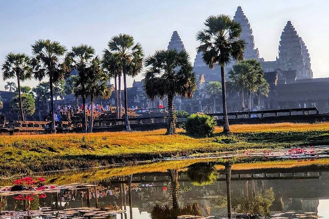 4-Day Tour(The Amazing Face, Jungle of Temple & Holy Clay) - Sunrise at Angkor Wat