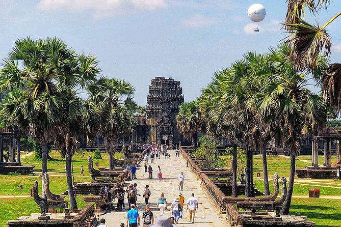 4-Day Tour(The Amazing Face, Jungle of Temple & Holy Clay) - Accommodations and Transportation