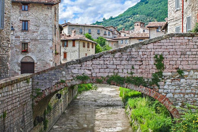 4 Day Umbria Tour From Roma - Accommodations and Inclusions