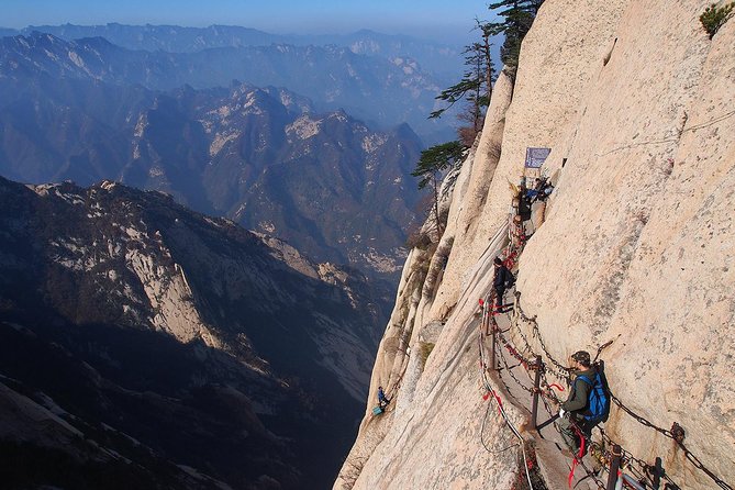 4-Day Xian Tour to Terracotta Army and Mt. Huashan - Health and Accessibility