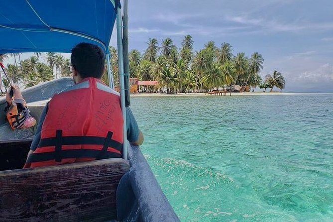 4 Days / 3 Nights in San Blas With Trip to Remote Cayos Holandeses + Boat Tour - Day 2: Cayos Holandeses Adventure