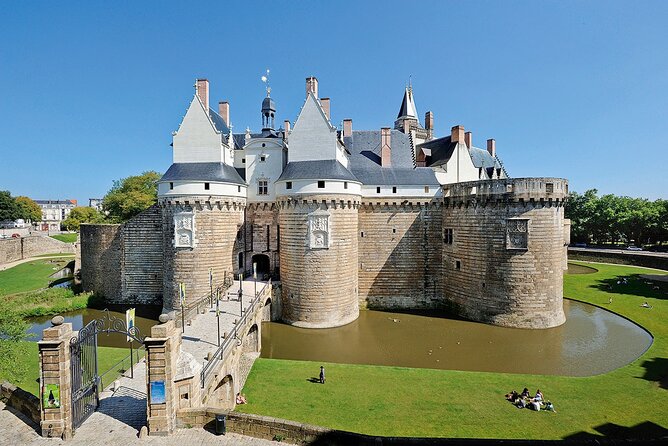 4 DAYS 3 NIGHTS - Wine & History Tours Brittany (Western France) - Accommodation and Inclusions