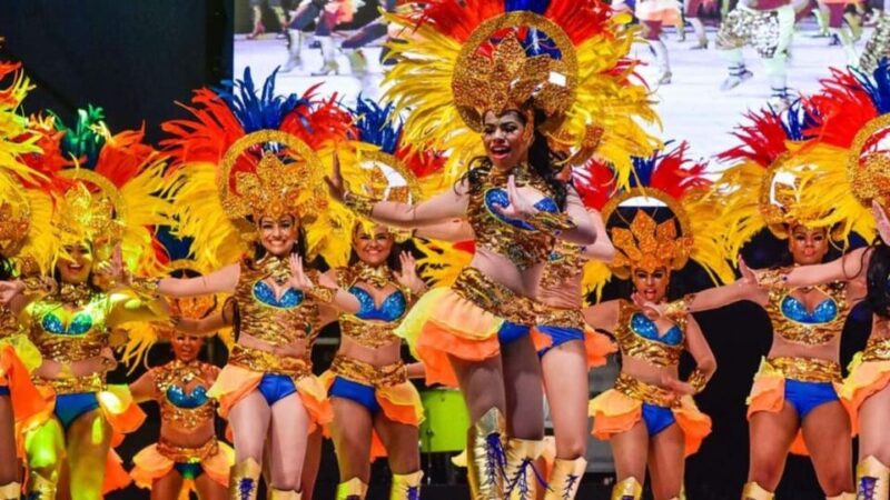 4 Days Adventure; Medellin to Barranquilla- Carnival !!! - Transportation and Accommodation