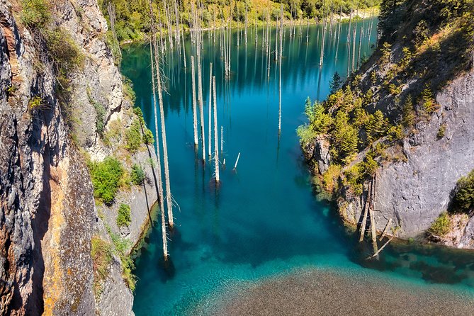 4 Days / Discover Lakes and Mountains - Tour Overview