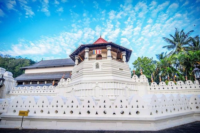 4 Days Essence Of Sri Lanka - Accommodation and Meals