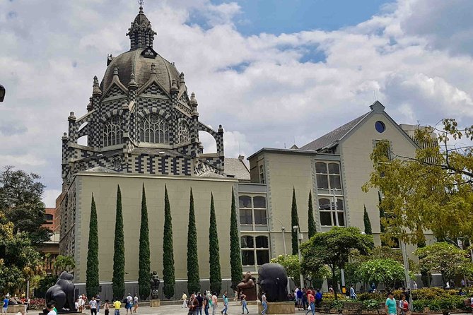 4 Days Medellin, Guatape, Coffee, and More - Taking in Antioquias Colonial Heritage