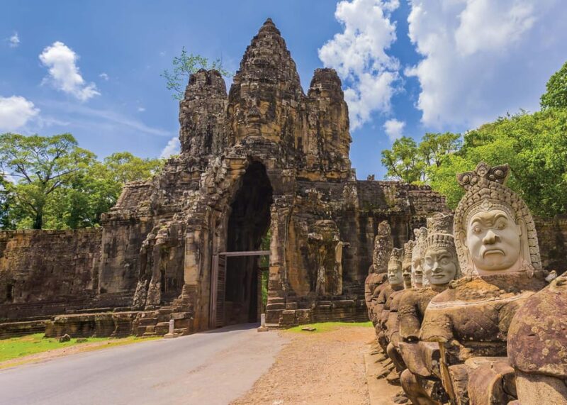 4 Days Private Tour Phnom Penh & Siem Reap Include Flight - Day 1: Phnom Penh