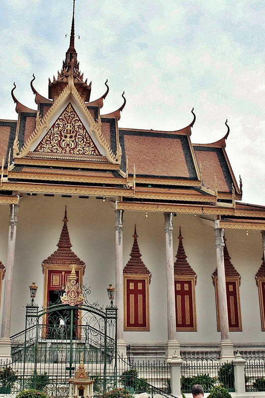 4 Days Private Tour Phnom Penh & Siem Reap Include Flight - Day 2: Siem Reap & Angkor
