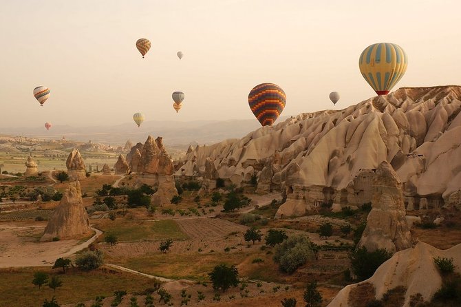 4 Days Turkey Tour Cappadocia, Ephesus, Pamukkale Tour - Panoramic Views of Uçhisar Castle