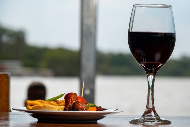 4 Days Victoria Falls Safari Tour & Chobe National Park Game Drive - Key Points