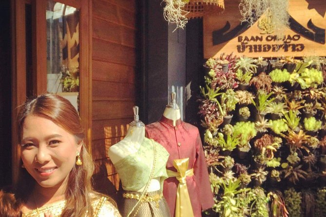 4 Hour Couple Package:Traditional Thai Costume Rental+Makeup&Hairstyle for Woman - Meeting and Pickup