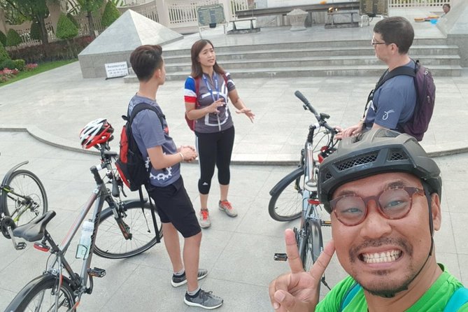4-Hour Evening Bike Tour of Old City Chiang Mai - Included Experiences