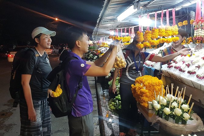 4-Hour Evening Bike Tour of Old City Chiang Mai - Meeting Information