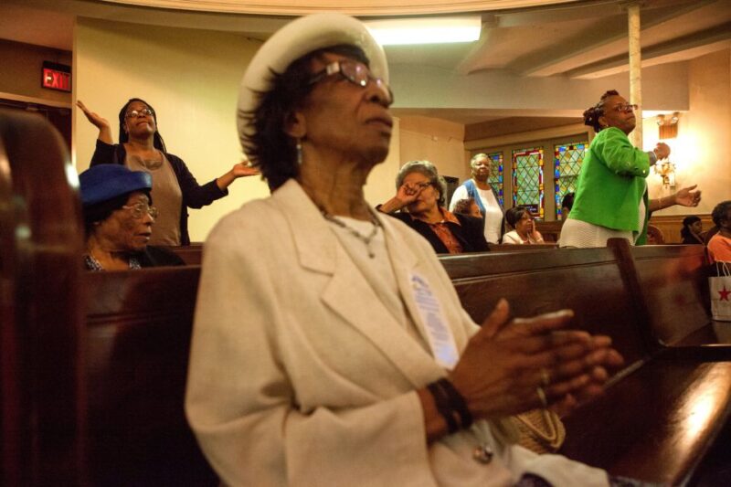 4-hour Harlem Gospel Tour in New York City - Languages and Group Size