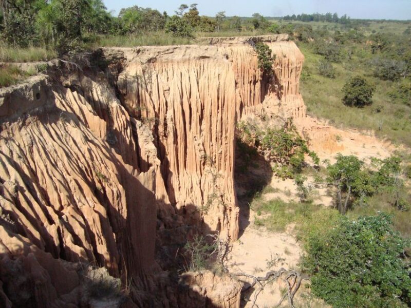 4- Hour Hiking Tour in Two Different Tropical Worlds - Key Points