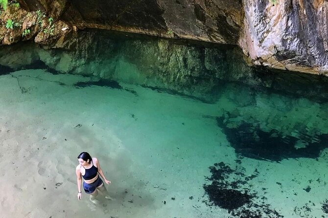 4-Hour Jungle Hike and Waterfall Swim - Meeting and End Points