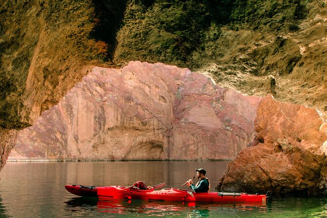 4-Hour Kayak Deluxe Tour in Emerald Cave With Catered Lunch - Kayak and Life Vest Options