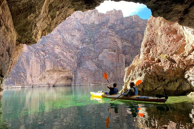 4-Hour Kayak Deluxe Tour in Emerald Cave With Catered Lunch - Confirmation and Accessibility