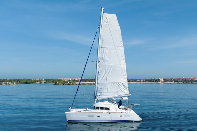 4-Hour Private 38 Catamaran Tour to Paamul Beach With Food, Open Bar & Snorkel - Meeting Point Details