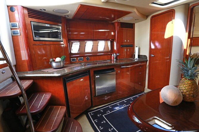 4-Hour Private 40 Sea Ray Yacht Tour to Inha Reef With Open Bar, Food & Snorkel - Fishing and Onboard Prep