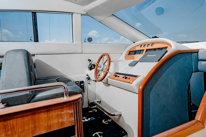 4-Hour Private 50 Azimut Yacht Tour With Food, Open Bar & Snorkeling - Ceviche Lunch and Dietary Options