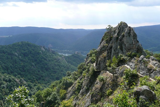 4-Hour Private Alpine Hiking Tour in the Footsteps of King Lionheart - Group Size and Price