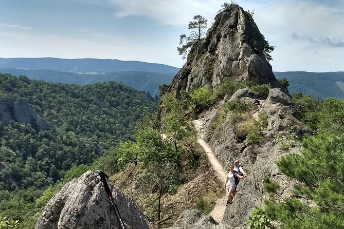4-Hour Private Alpine Hiking Tour in the Footsteps of King Lionheart - Inclusion and Requirements